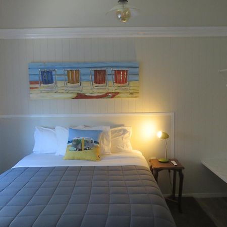 Two Palms Hotel Gisborne Exterior photo