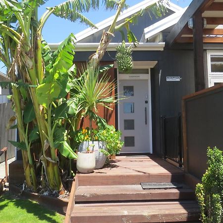 Two Palms Hotel Gisborne Exterior photo
